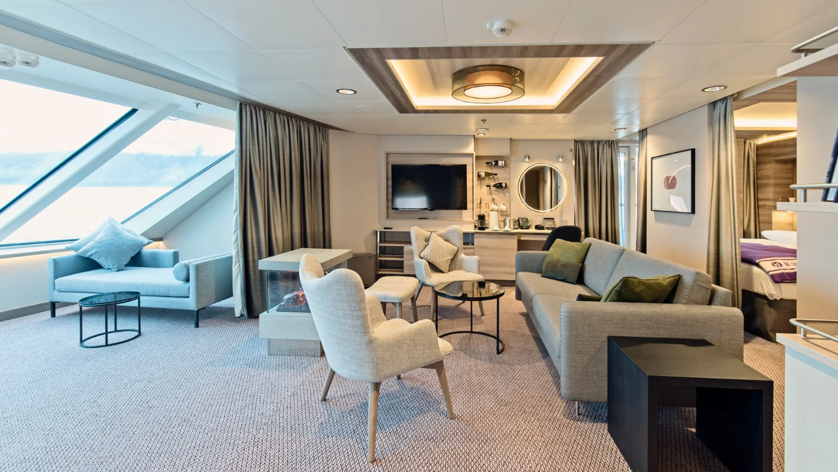 Hurtigruten - MS Fridtjof Nansen - Expedition Suite XL Suite MA.png